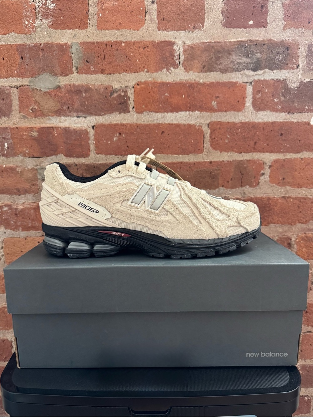 2023 New Balance Men’s 1906D